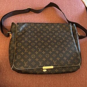 Louis Vuitton Crossbody Bag